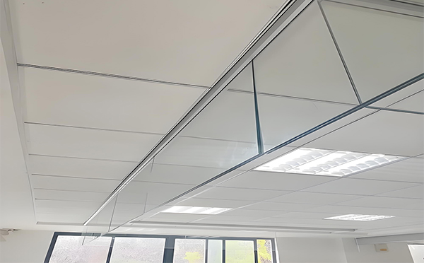 白水玻璃挡烟垂壁