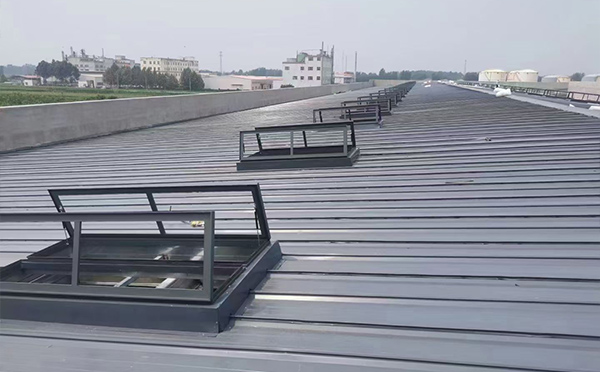 某中学室内体育馆白水排烟窗改造项目