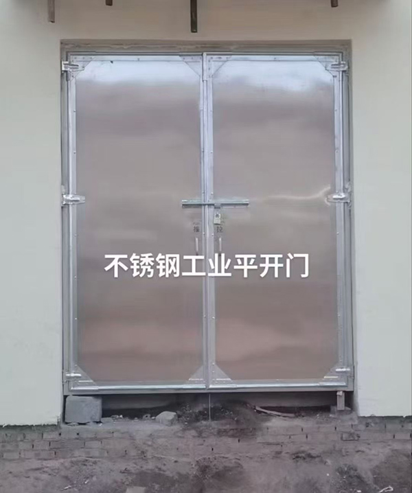 不锈钢白水工业平开门在现代工业场景中的应用实践