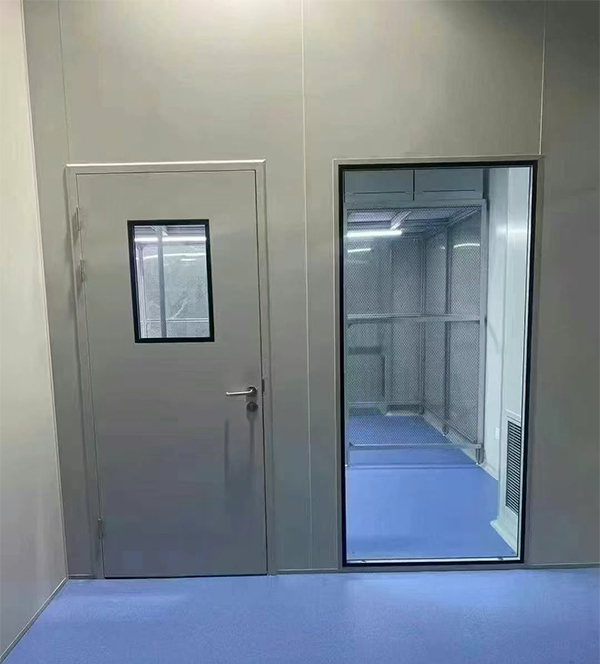 学校教学楼完成白水防火门标准化安装